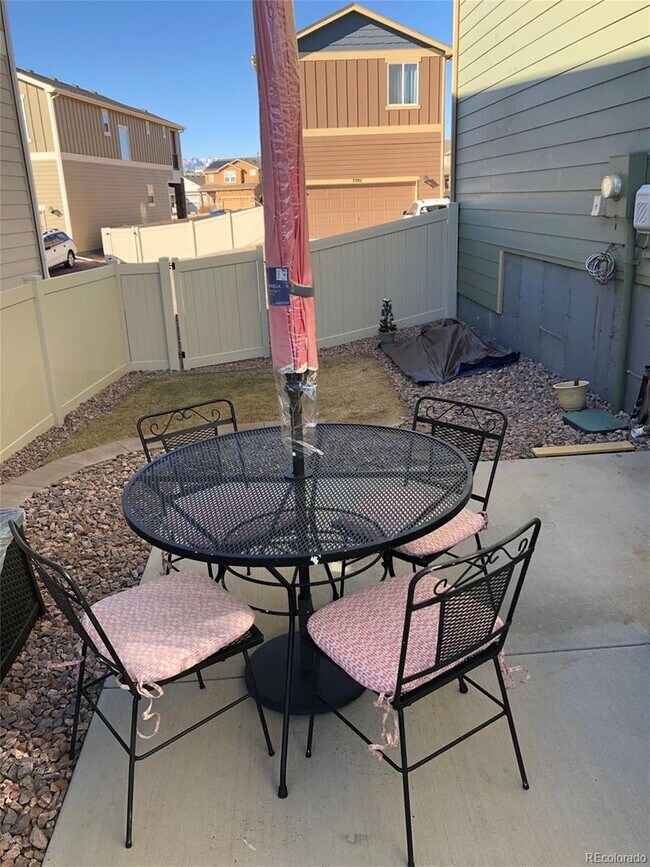 Foto del edificio - Beautiful 3 Bedroom 3 Bath Home Available for Rent!