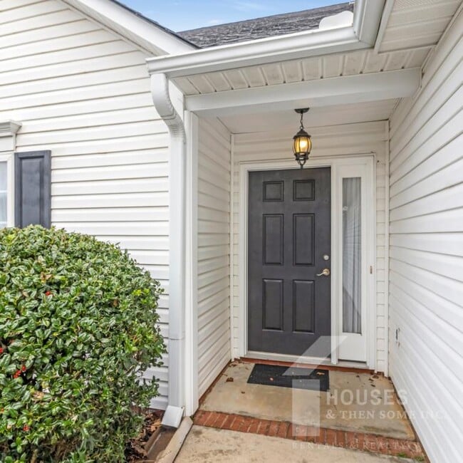 Photo - 110 Stonington Way House