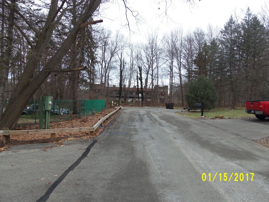 Primary Photo - 3001 Green Acres Dr