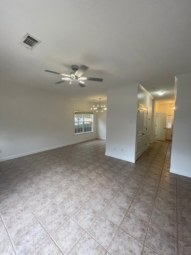 Sala de estar - 2901 Harris Dr