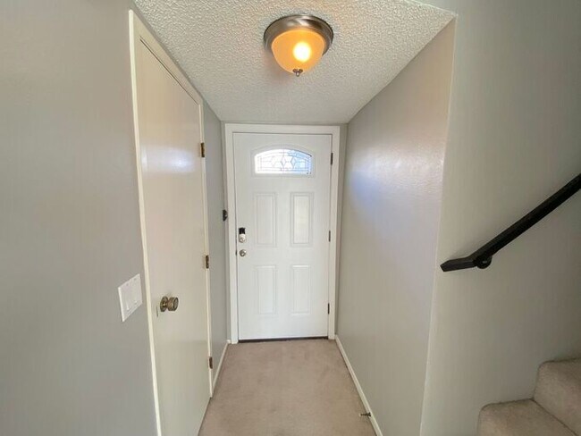 Building Photo - 3 Bedroom Townhouse North Reno - 2 Car Attached Garage/Mountain Views