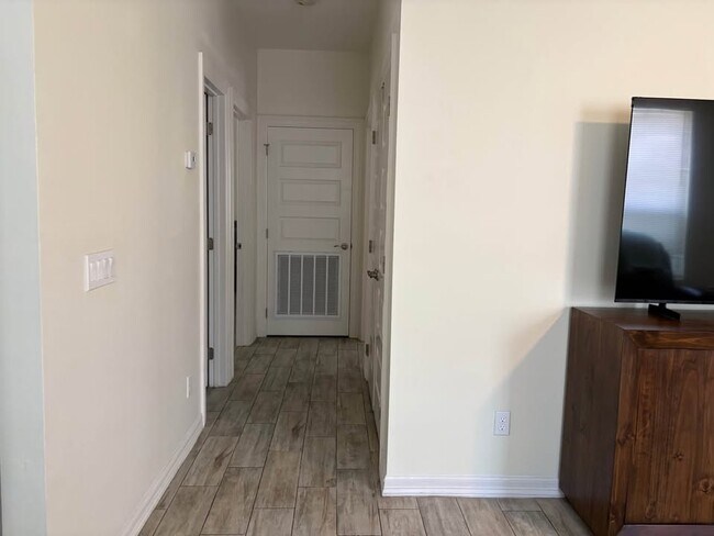 Building Photo - 3609 Valeria St