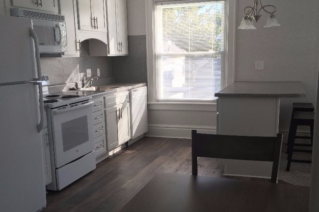 Building Photo - 116 Walnut St