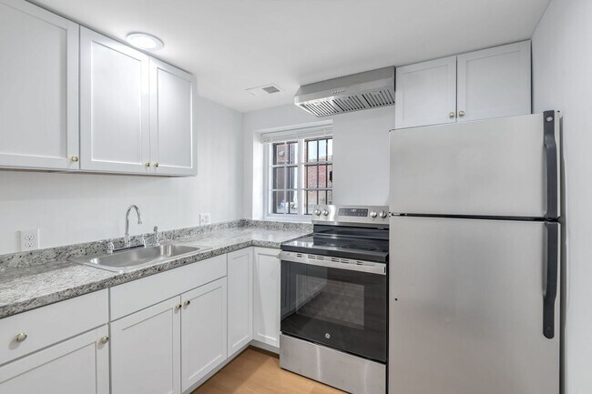 Foto del edificio - Columbia Heights Apartment | 1 Bed | 1 Bath | 450 Sf