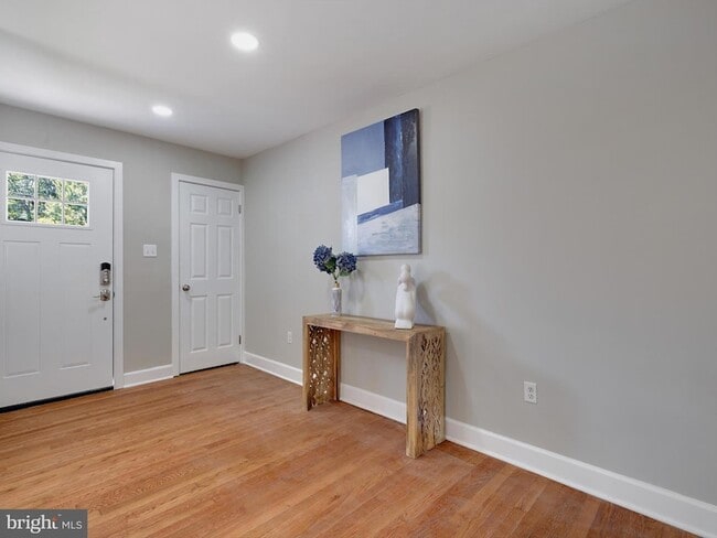 Building Photo - 4502 Elmwood Rd