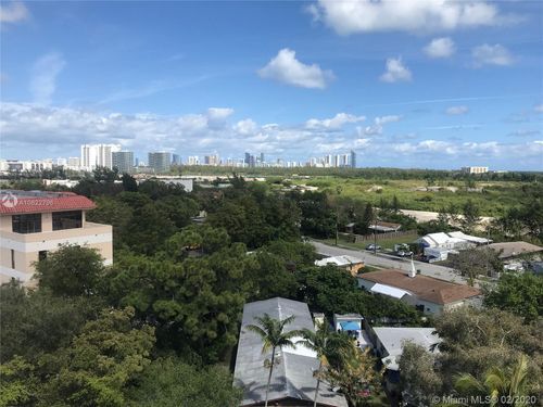 Foto del edificio - 13800 Highlands Dr