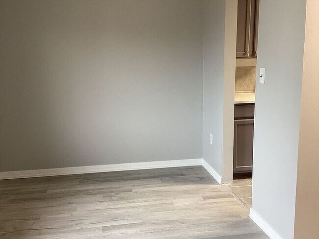 Foto del edificio - 370 Joe Parker Rd