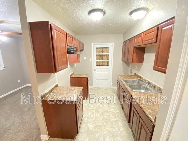 Building Photo - 3019 Capri St