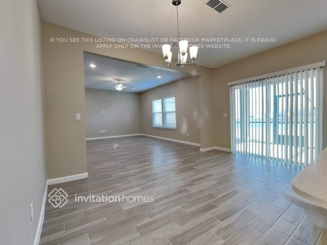 Foto del edificio - 7533 Chervil St