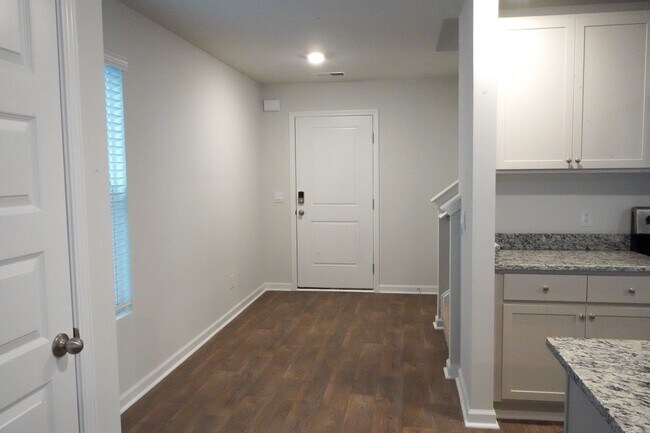 Foto del edificio - Available Now! MOVE IN READY!   ?? ?? ??! ...