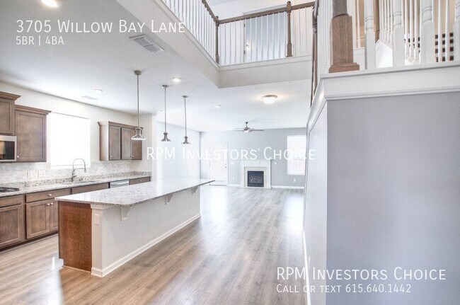 Building Photo - 5 bedroom/3.5 bathroom Executive Home in M...