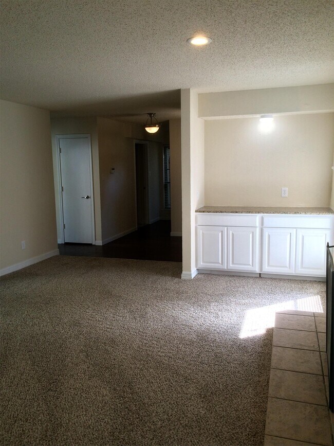 Foto del edificio - 5040 Thunder Rd