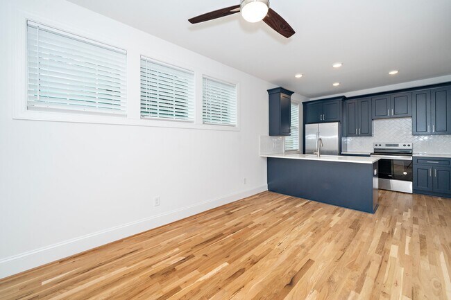 Foto del edificio - 1634 Crest Rd