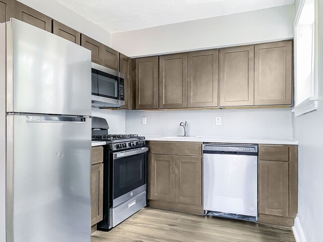 Photo - Willow Court Apartments