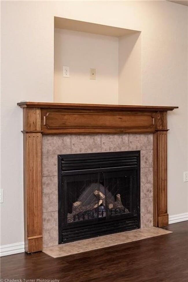 Building Photo - 2 Bedroom Condo 6 Minutes from UofA! Prime location in quiet neighborhood!