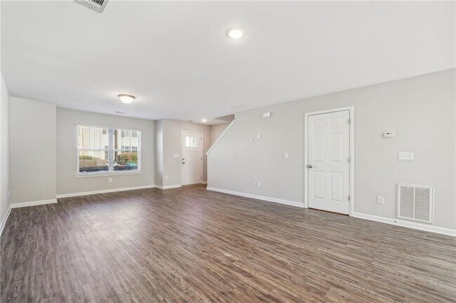 Foto del edificio - 4420 Pinscher St