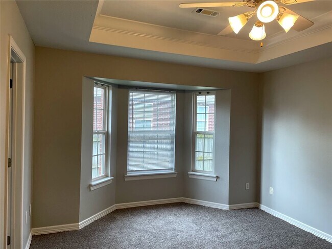 Foto del edificio - 905 SW Cheyenne Dr