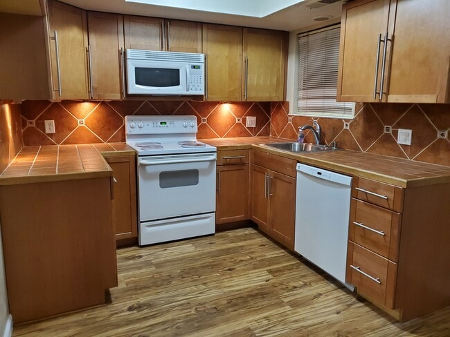 Kitchen - 1828 Polk Way