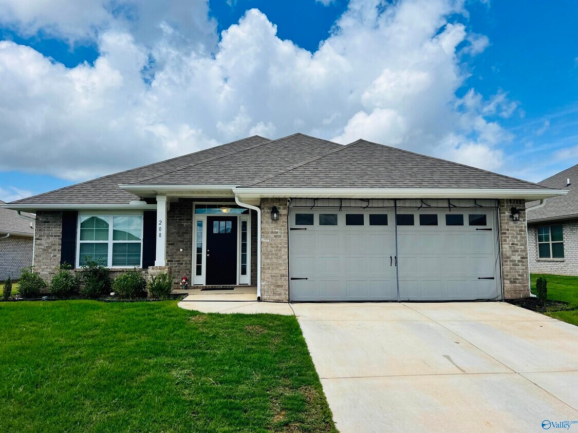 Primary Photo - 208 Gwinnett Dr