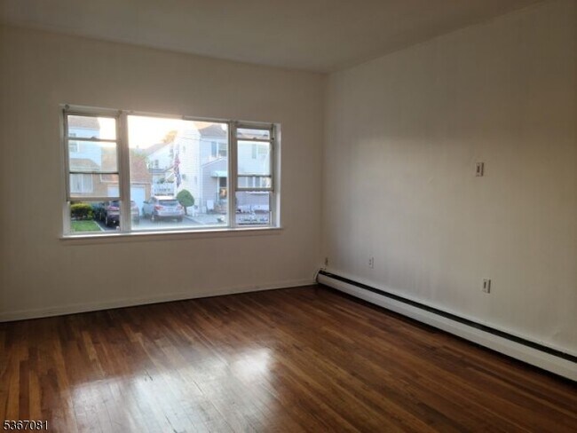 Foto del edificio - 304 Franklin Ave
