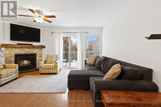 Photo du bâtiment - 100 Alice St W