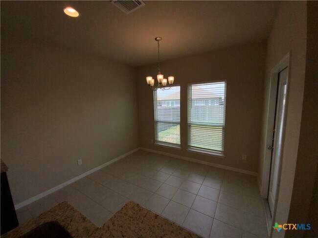 Building Photo - 1228 Grand Oak Trl