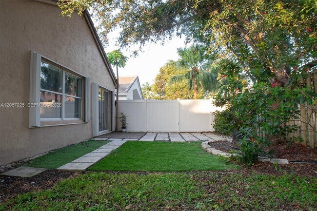 Foto del edificio - 16410 Sapphire Bend