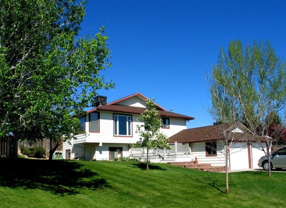 Primary Photo - 3 bed, 1.5 bath house