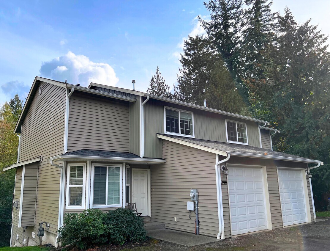 Private & Quiet home - 1745 Vela Ln SW