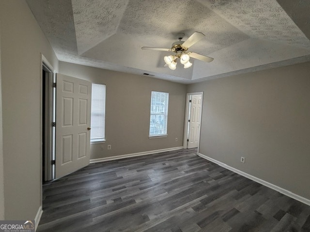 Foto del edificio - 5590 Hampton Ct