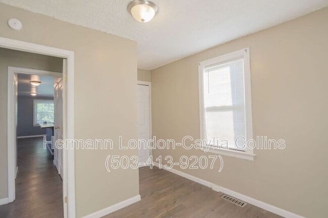 Building Photo - 5733 Albia Terrace