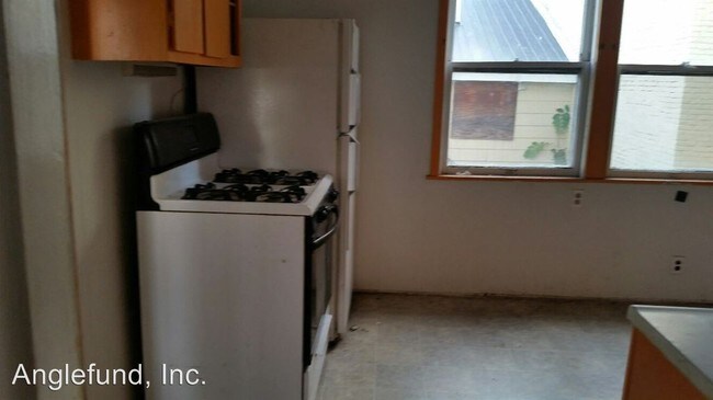 Building Photo - 3 br, 2 bath House - 420 S 4th St.