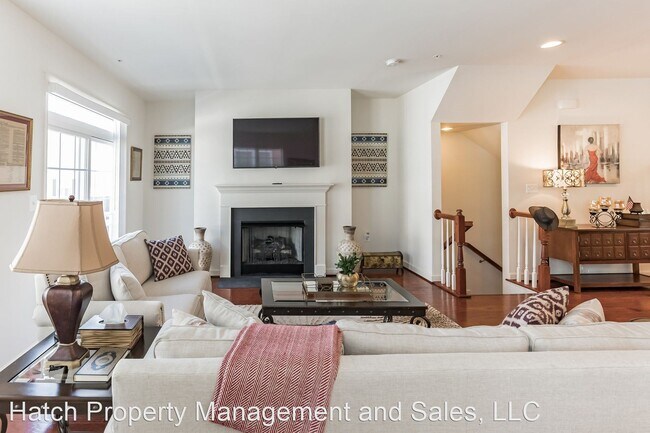 Building Photo - 3 br, 2.5 bath House - 9813 Wood Edge Way