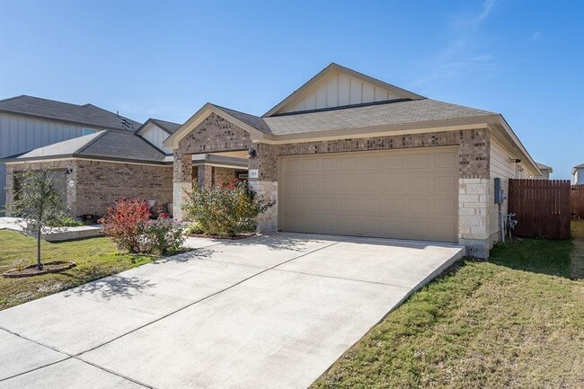 Foto del edificio - 113 Outlaw Dr