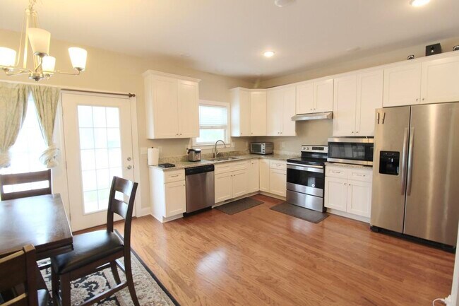 Building Photo - 382 Tanzanite Dr