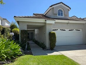 Building Photo - 834 Sunstone St