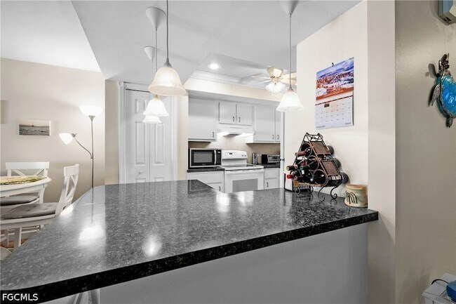 Building Photo - 1203 SW 48th Terrace