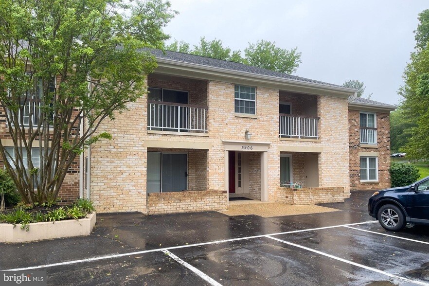 5906 Cove Landing Road Unit 102 Condo for Rent in Burke, VA