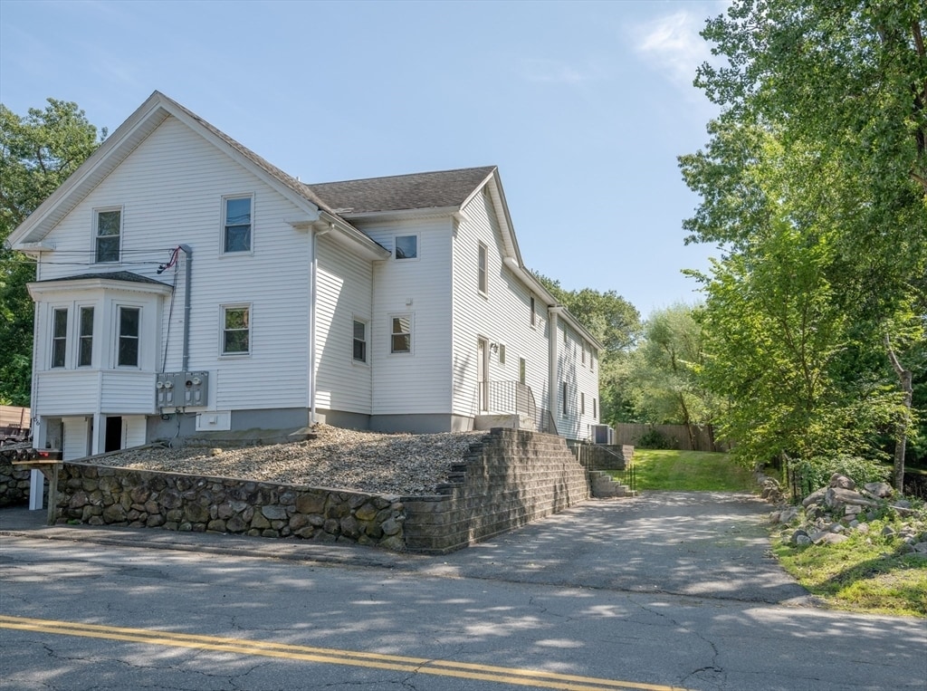 Primary Photo - 56 Pine St