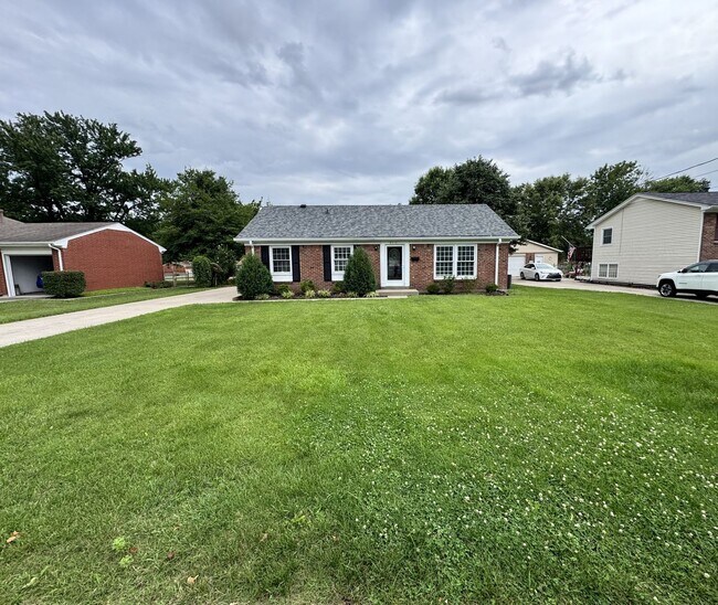 Building Photo - Spacious 4 Bedroom in Fern Creek