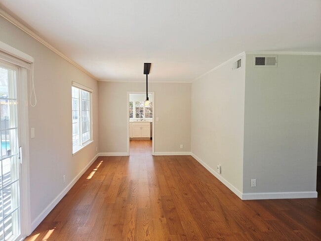 Building Photo - Stunning 4BD + Office Home with Pool in Li...