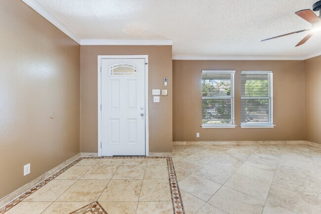 Foto del edificio - ***Special, Half Off One Months Rent with ...