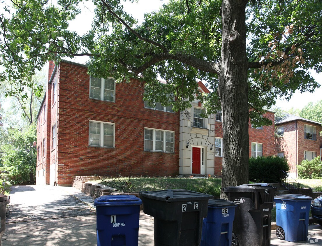 Building Photo - 7260 Dartmouth Ave