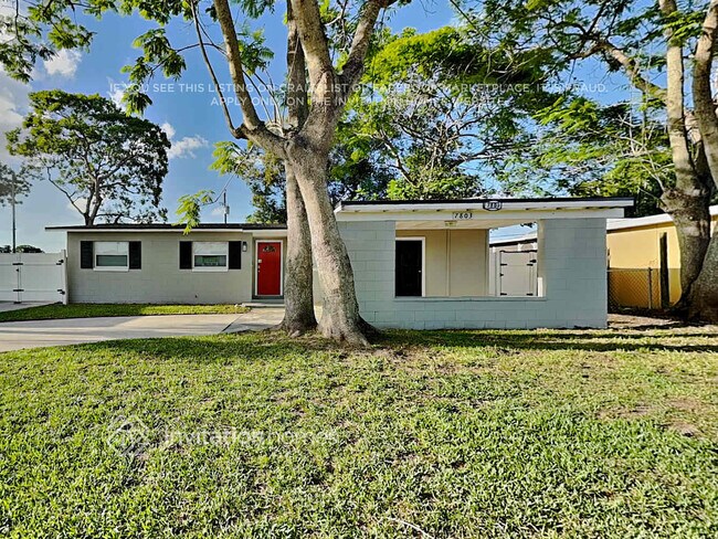 Building Photo - 7803 Sun Vista Way
