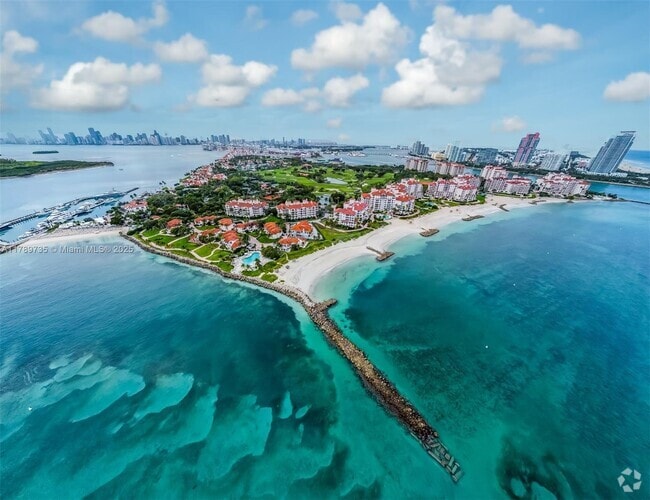Building Photo - 19237 Fisher Island Dr