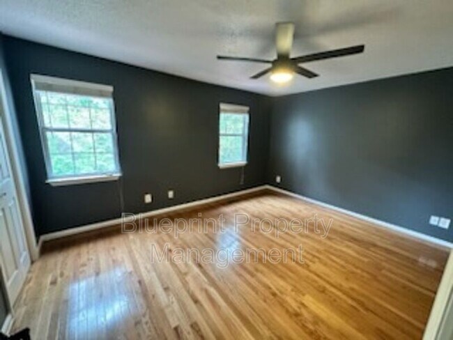 Foto del edificio - 118 Ridge Park Dr