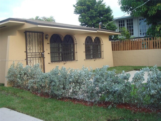Building Photo - 1129 SW 11th Ave