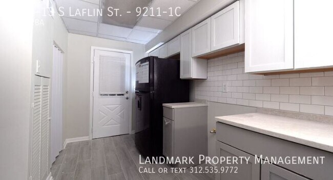 Building Photo - 9211 S Laflin St