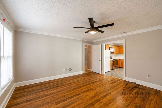 Building Photo - 116 Barrington Dr