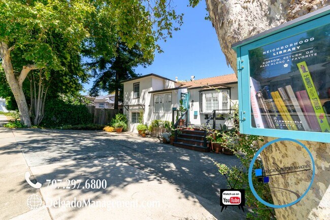 Foto del edificio - Gorgeous three bedroom two bath plus bonus...